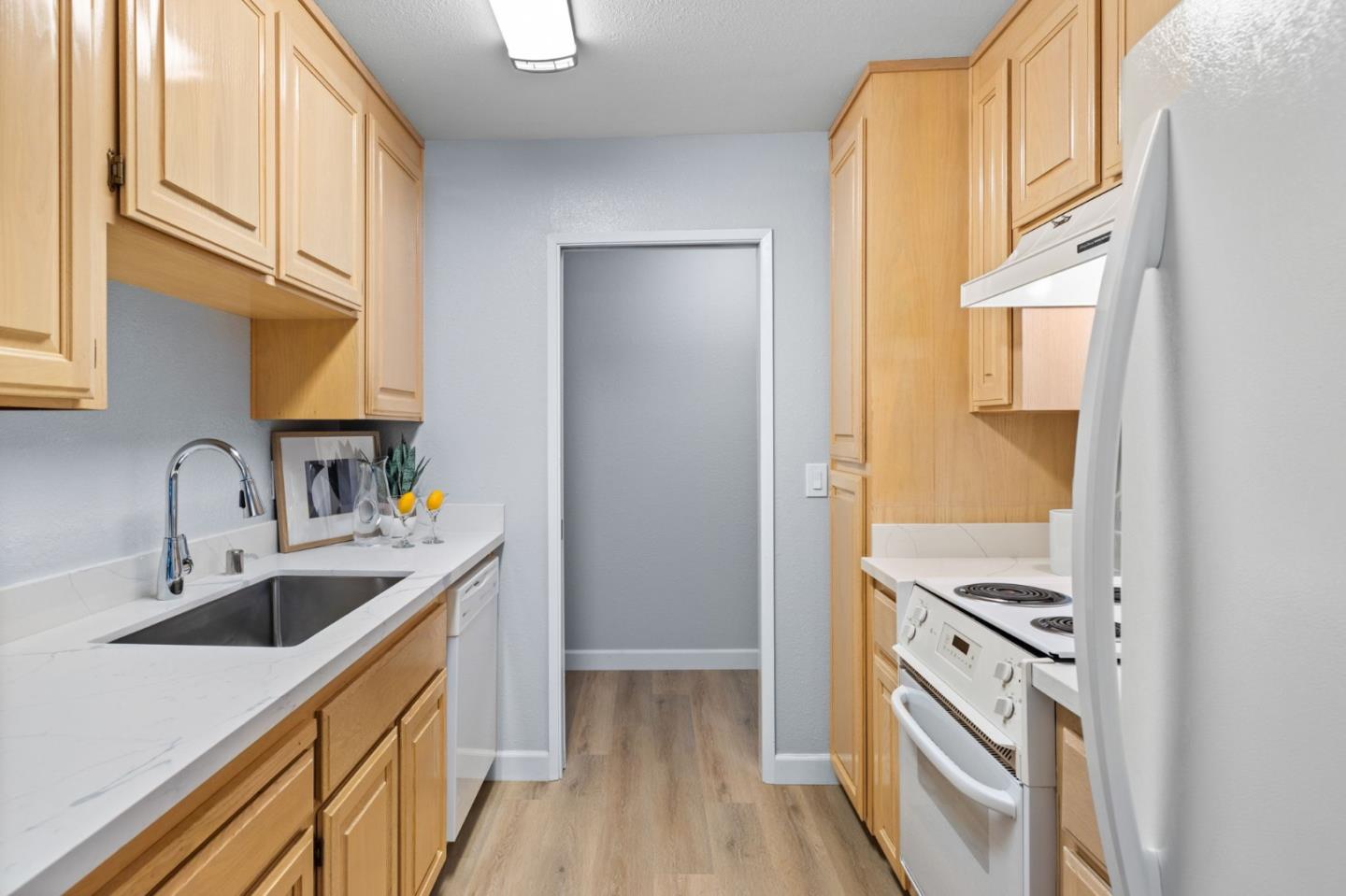 Detail Gallery Image 9 of 33 For 264 N Whisman Rd #26,  Mountain View,  CA 94043 - 2 Beds | 1 Baths