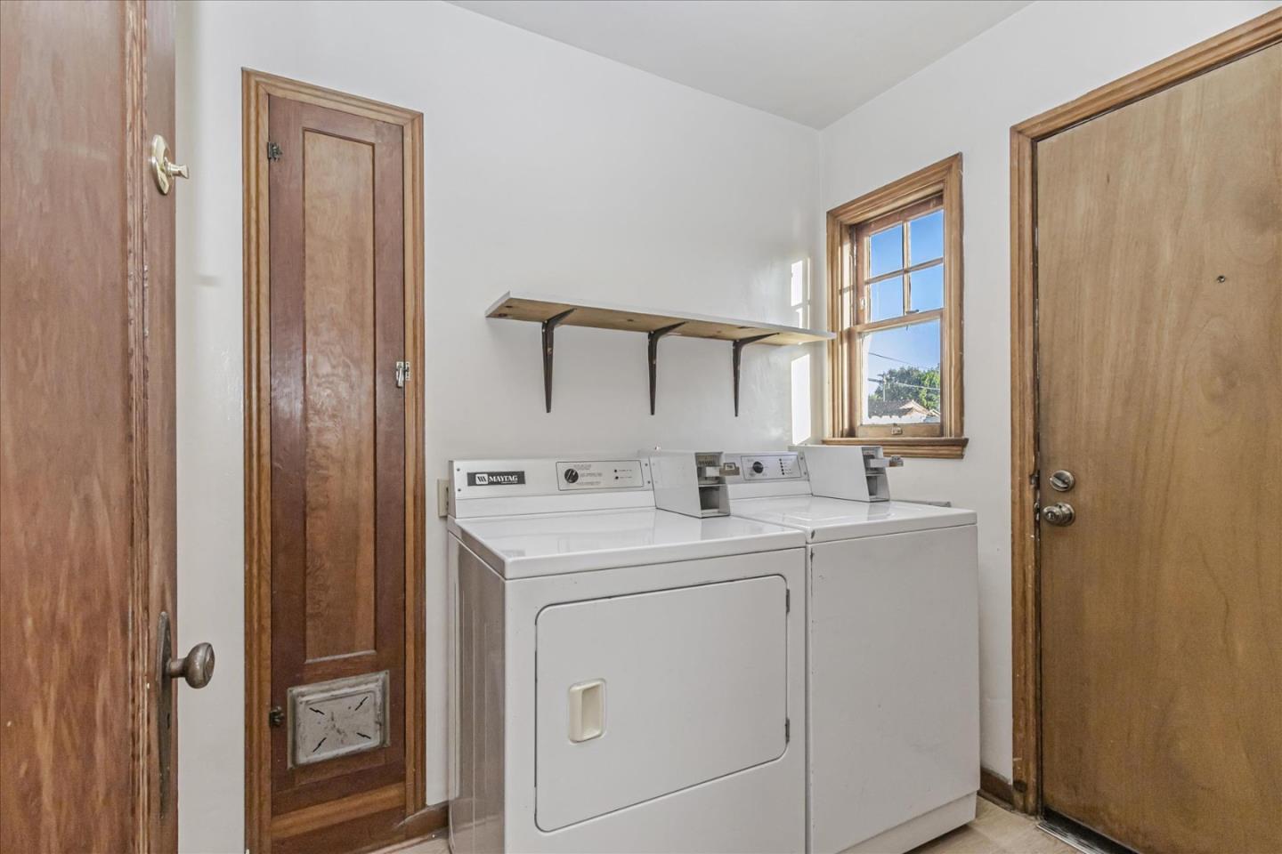 Detail Gallery Image 10 of 12 For 548 Leland Ave, San Jose,  CA 95128 - 3 Beds | 2 Baths