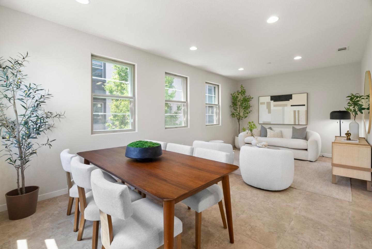 Detail Gallery Image 12 of 39 For 996 Cassia Pl, San Jose,  CA 95131 - 4 Beds | 3/1 Baths