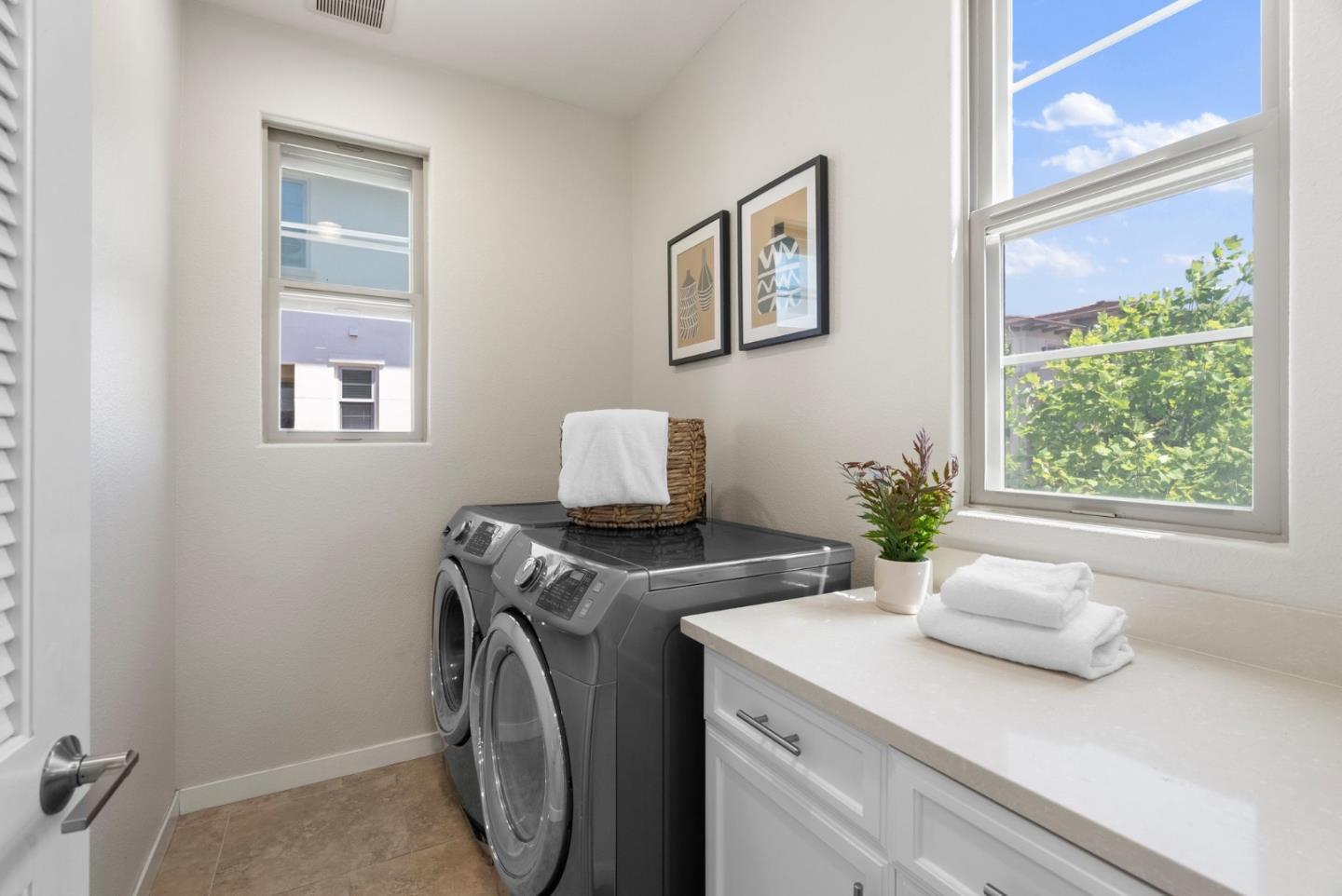 Detail Gallery Image 19 of 39 For 996 Cassia Pl, San Jose,  CA 95131 - 4 Beds | 3/1 Baths