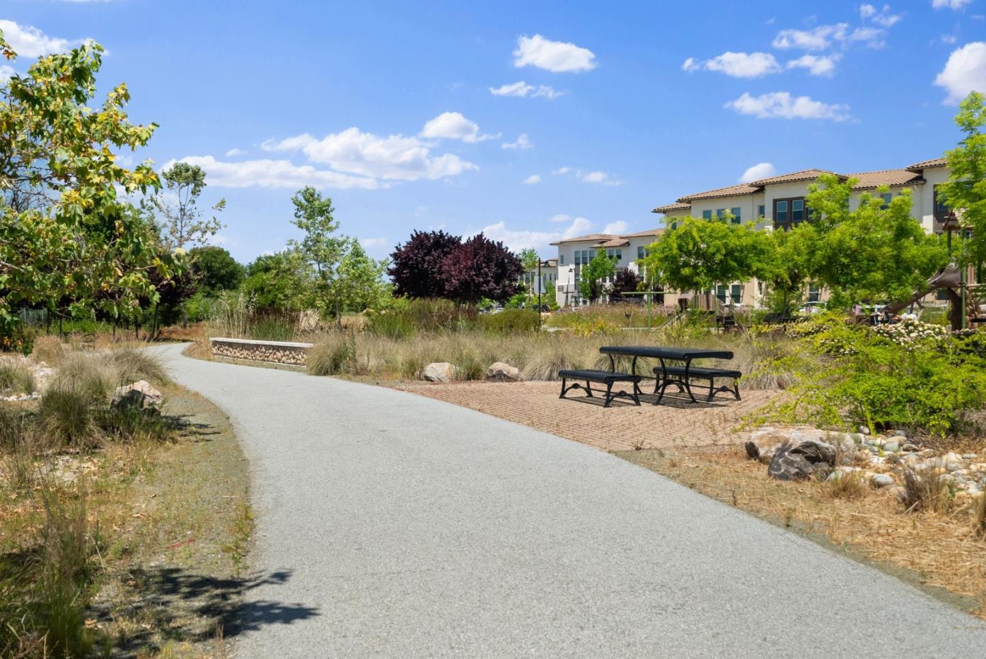 Detail Gallery Image 34 of 39 For 996 Cassia Pl, San Jose,  CA 95131 - 4 Beds | 3/1 Baths