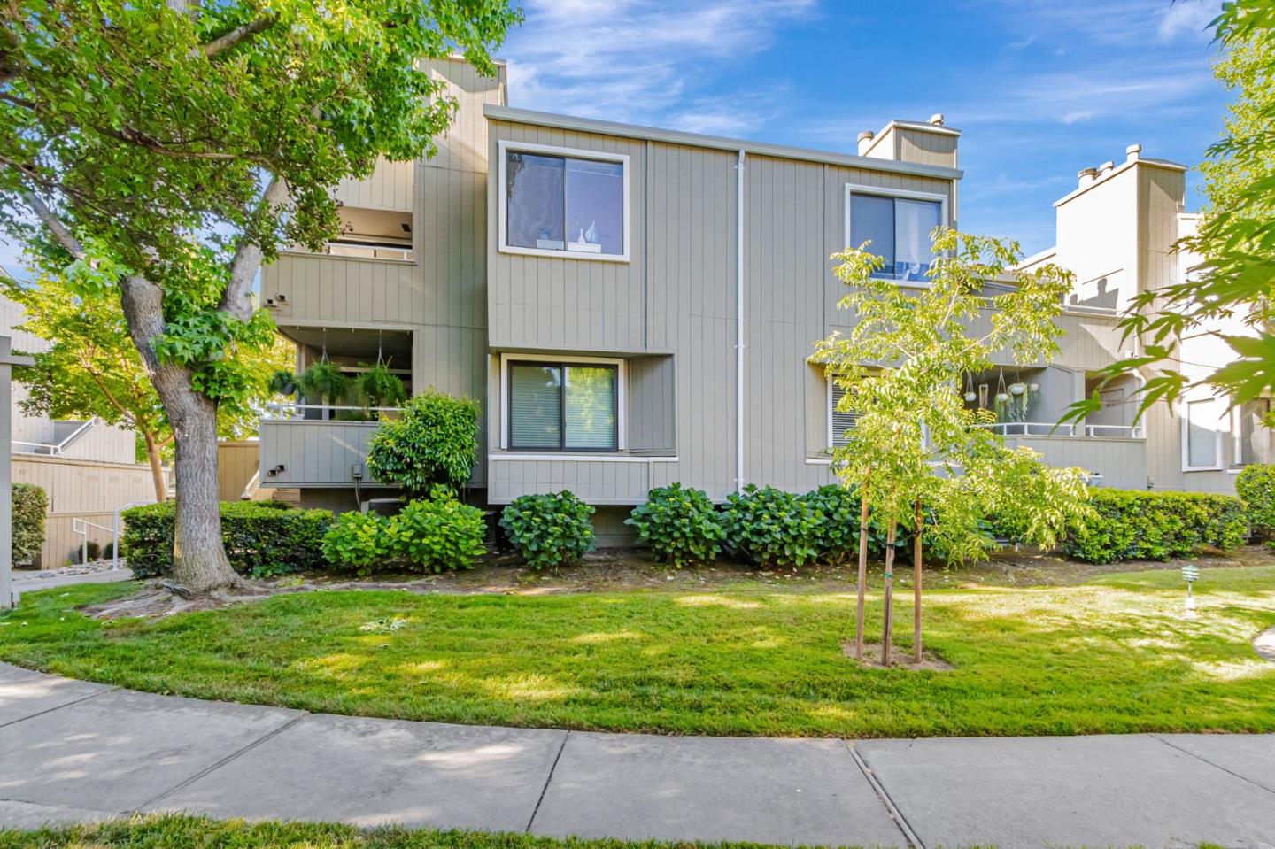 Detail Gallery Image 2 of 41 For 1718 Braddock Ct, San Jose,  CA 95125 - 2 Beds | 1 Baths