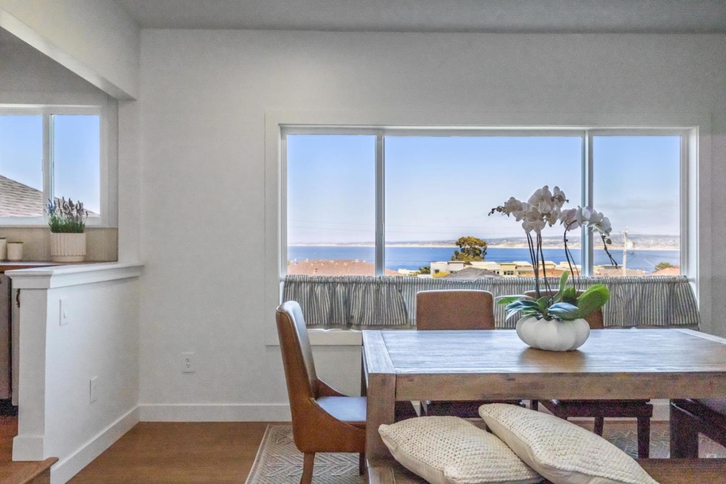 Detail Gallery Image 16 of 39 For 461 Dickman Ave, Monterey,  CA 93940 - 3 Beds | 2 Baths