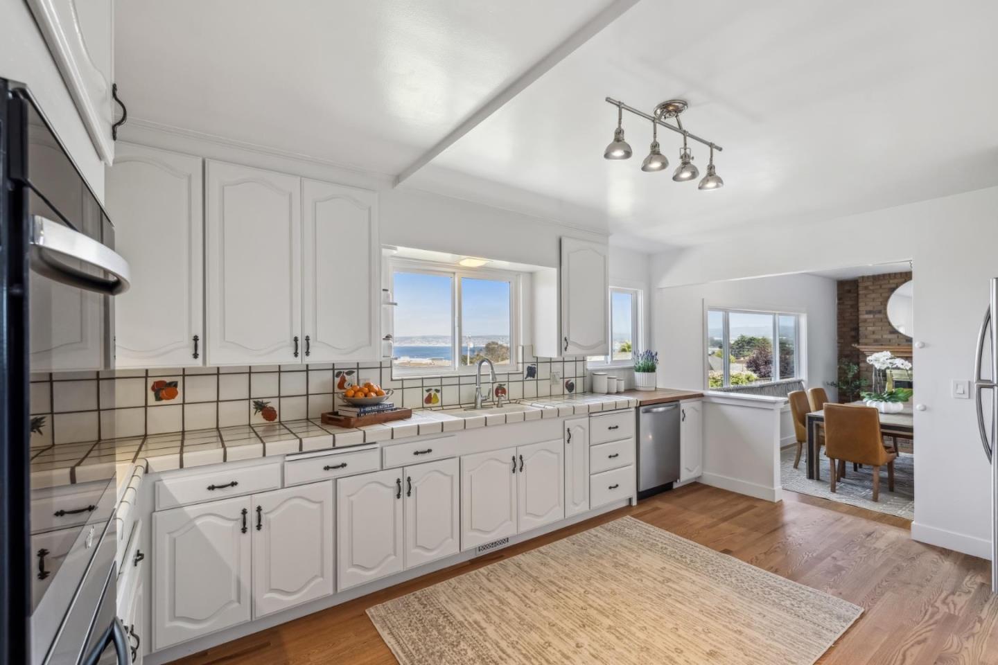 Detail Gallery Image 20 of 39 For 461 Dickman Ave, Monterey,  CA 93940 - 3 Beds | 2 Baths