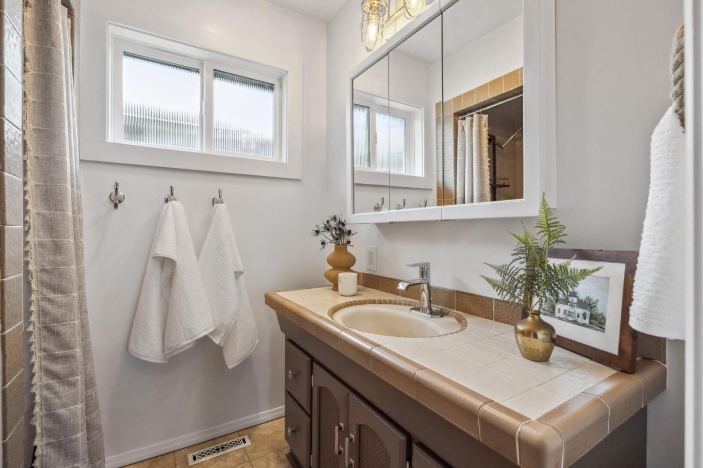 Detail Gallery Image 28 of 39 For 461 Dickman Ave, Monterey,  CA 93940 - 3 Beds | 2 Baths