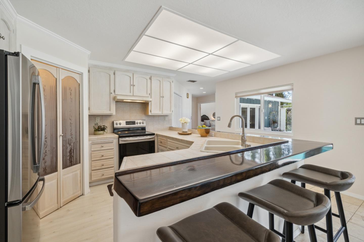 Detail Gallery Image 18 of 93 For 112 Alto Sol Ct, Scotts Valley,  CA 95066 - 4 Beds | 3 Baths