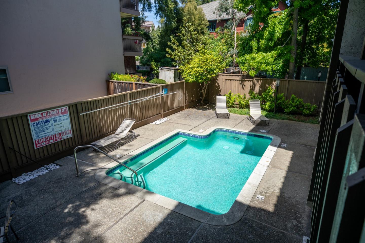 Detail Gallery Image 13 of 15 For 101 2nd St #2,  Los Altos,  CA 94022 - 1 Beds | 1 Baths