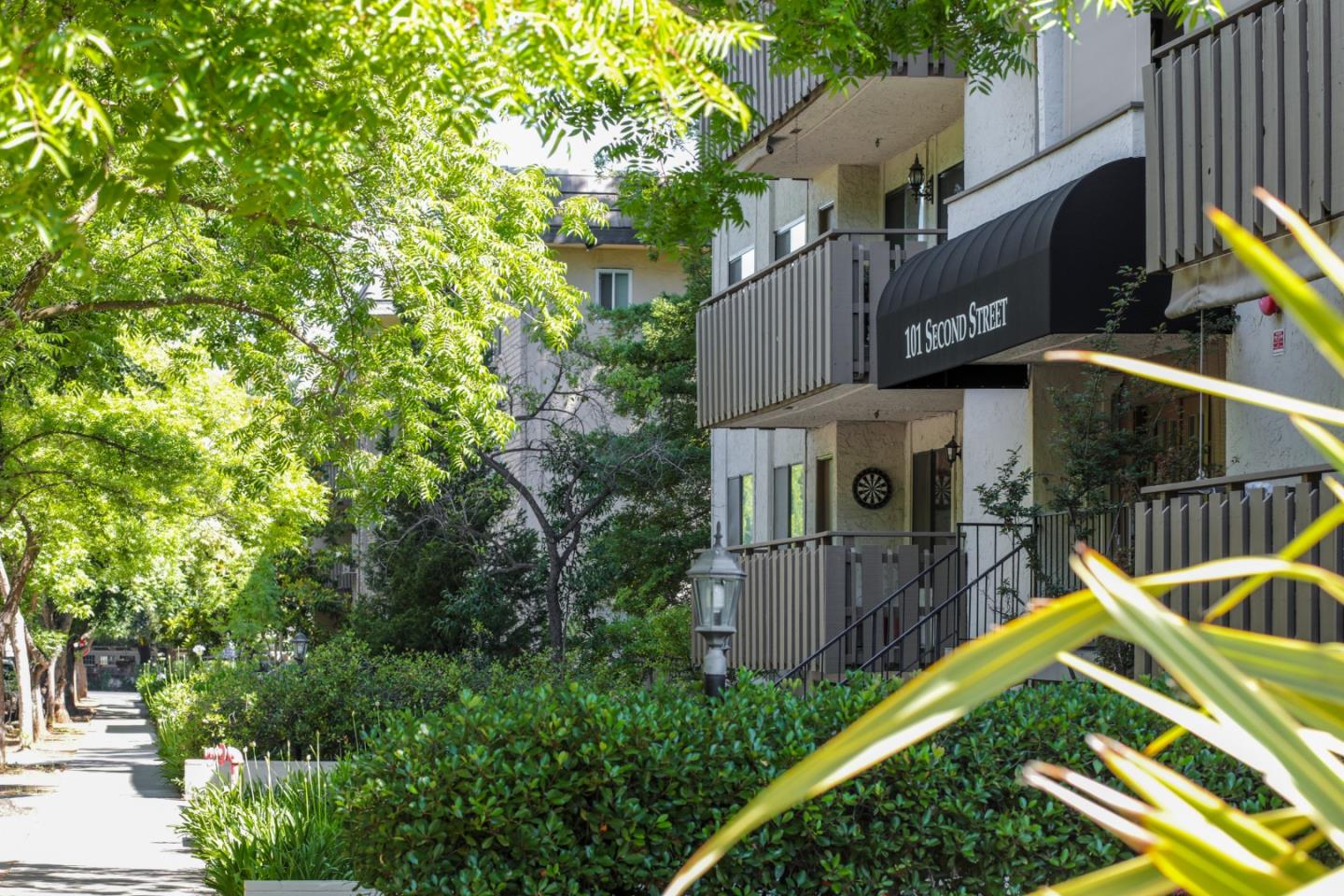 Detail Gallery Image 2 of 15 For 101 2nd St #2,  Los Altos,  CA 94022 - 1 Beds | 1 Baths