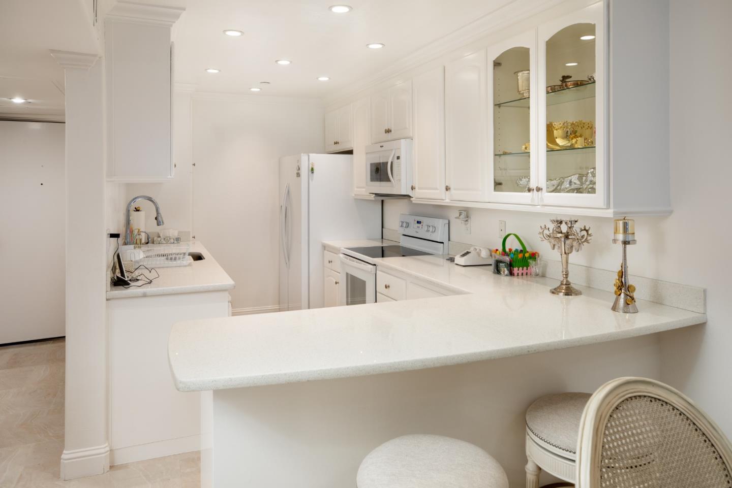 Detail Gallery Image 4 of 15 For 101 2nd St #2,  Los Altos,  CA 94022 - 1 Beds | 1 Baths