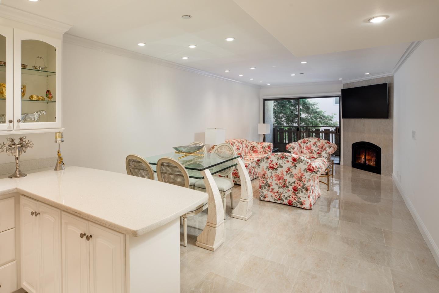 Detail Gallery Image 5 of 15 For 101 2nd St #2,  Los Altos,  CA 94022 - 1 Beds | 1 Baths