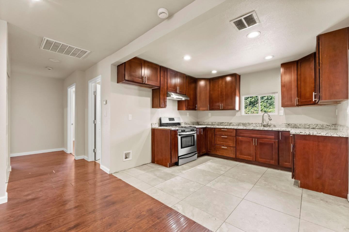 Detail Gallery Image 6 of 51 For 1301 Carver Rd, Modesto,  CA 95350 - – Beds | – Baths