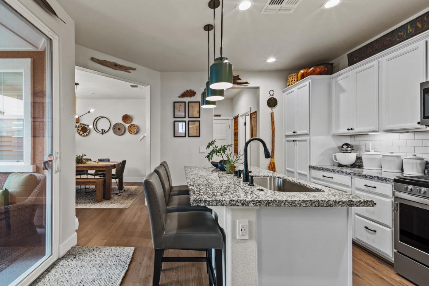 Detail Gallery Image 10 of 41 For 18938 Kilpatrick Ln, East Garrison,  CA 93933 - 3 Beds | 2/1 Baths