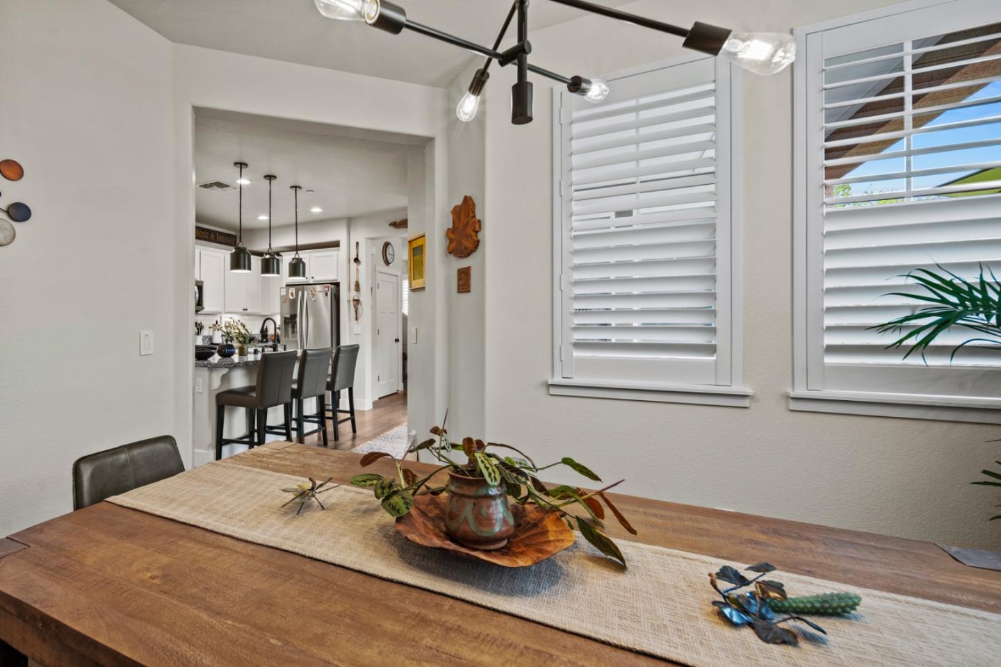 Detail Gallery Image 13 of 41 For 18938 Kilpatrick Ln, East Garrison,  CA 93933 - 3 Beds | 2/1 Baths