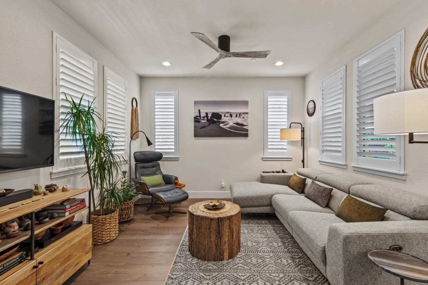 Detail Gallery Image 6 of 41 For 18938 Kilpatrick Ln, East Garrison,  CA 93933 - 3 Beds | 2/1 Baths