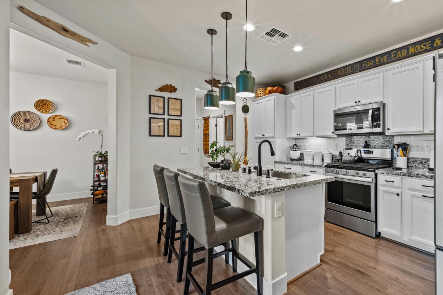Detail Gallery Image 9 of 41 For 18938 Kilpatrick Ln, East Garrison,  CA 93933 - 3 Beds | 2/1 Baths