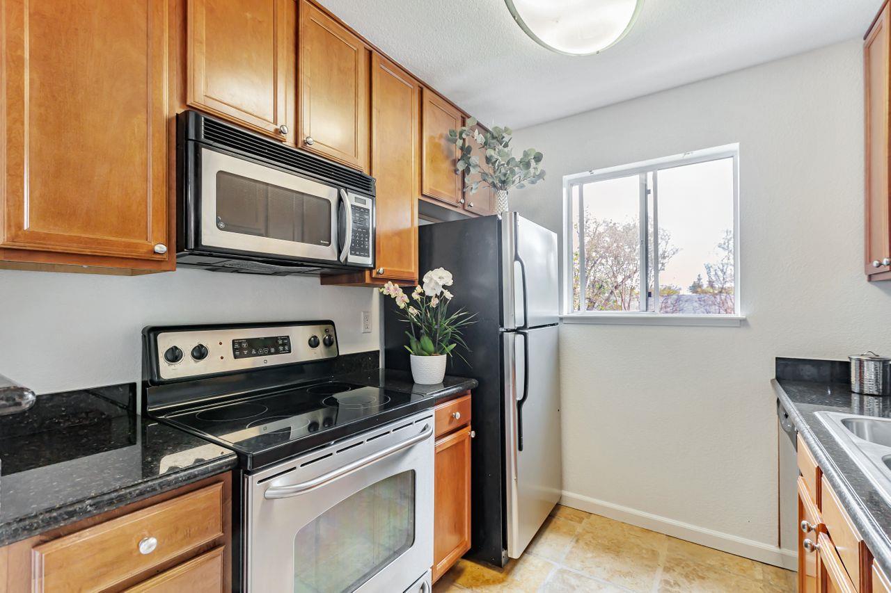 Detail Gallery Image 11 of 43 For 1114 Yarwood Ct, San Jose,  CA 95128 - 1 Beds | 1 Baths