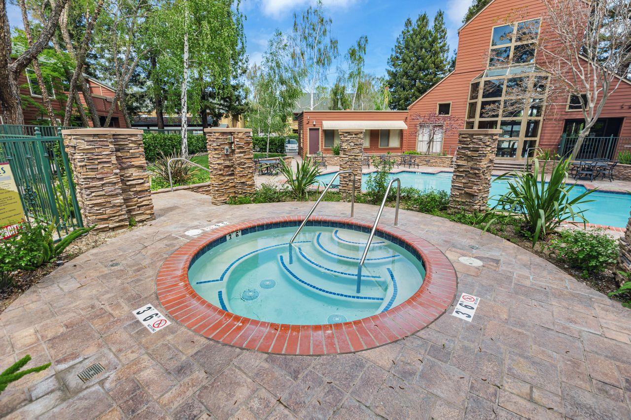 Detail Gallery Image 38 of 43 For 1114 Yarwood Ct, San Jose,  CA 95128 - 1 Beds | 1 Baths