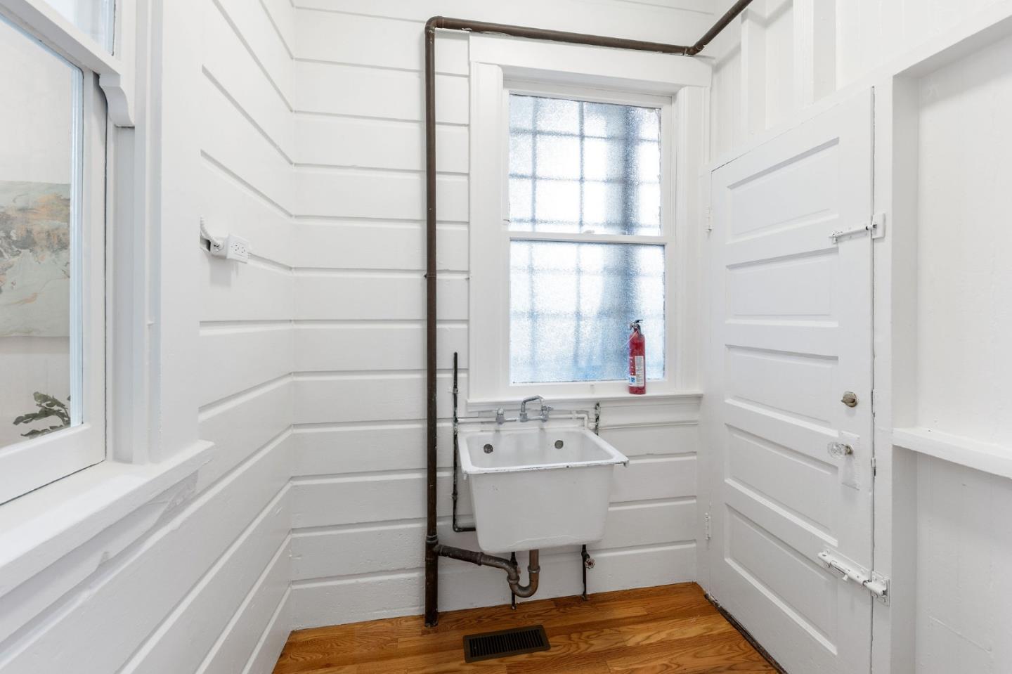 Detail Gallery Image 24 of 74 For 1750-1752 Leavenworth St, San Francisco,  CA 94109 - – Beds | – Baths