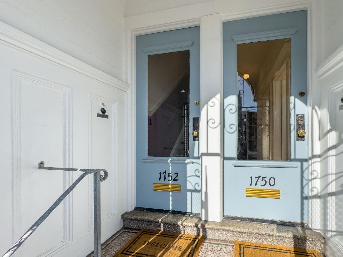 Detail Gallery Image 4 of 74 For 1750-1752 Leavenworth St, San Francisco,  CA 94109 - – Beds | – Baths