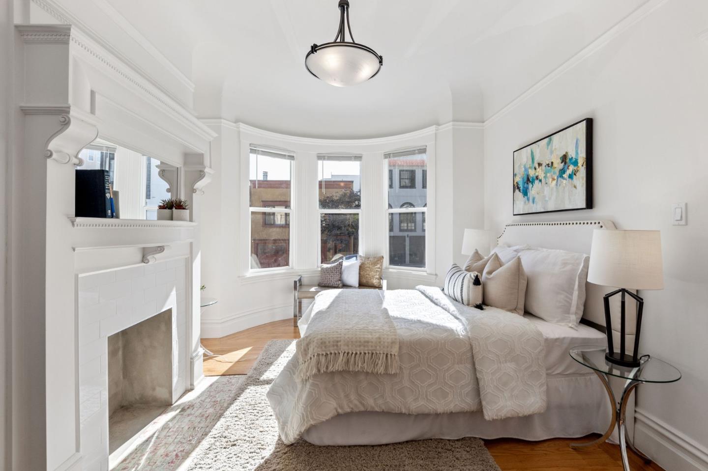 Detail Gallery Image 5 of 74 For 1750-1752 Leavenworth St, San Francisco,  CA 94109 - – Beds | – Baths