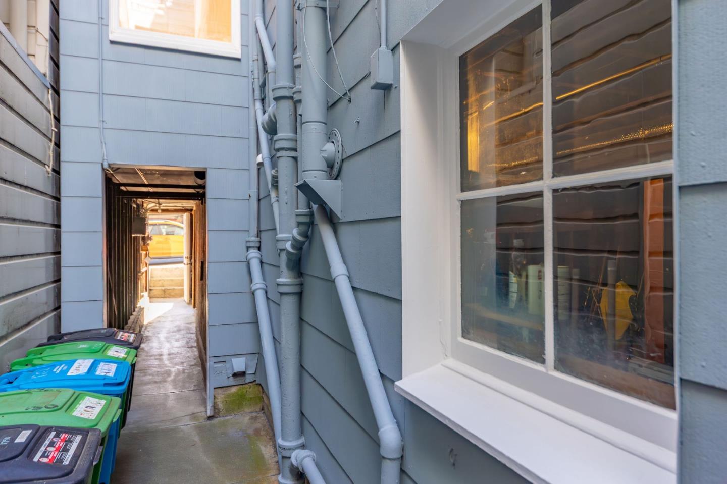 Detail Gallery Image 58 of 74 For 1750-1752 Leavenworth St, San Francisco,  CA 94109 - – Beds | – Baths