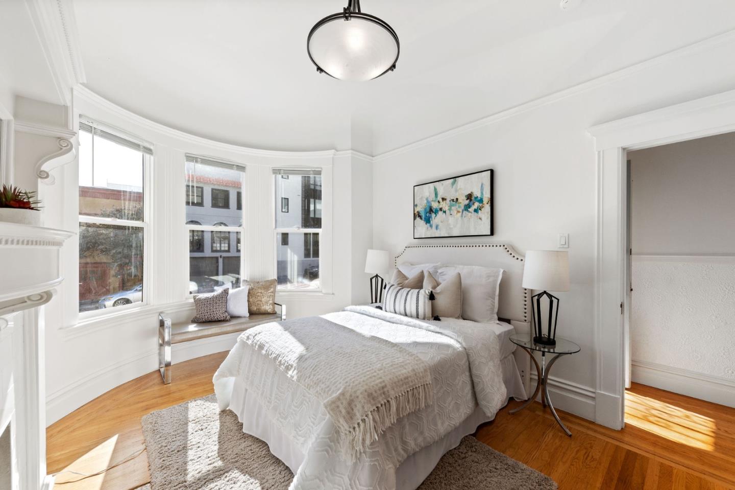 Detail Gallery Image 6 of 74 For 1750-1752 Leavenworth St, San Francisco,  CA 94109 - – Beds | – Baths