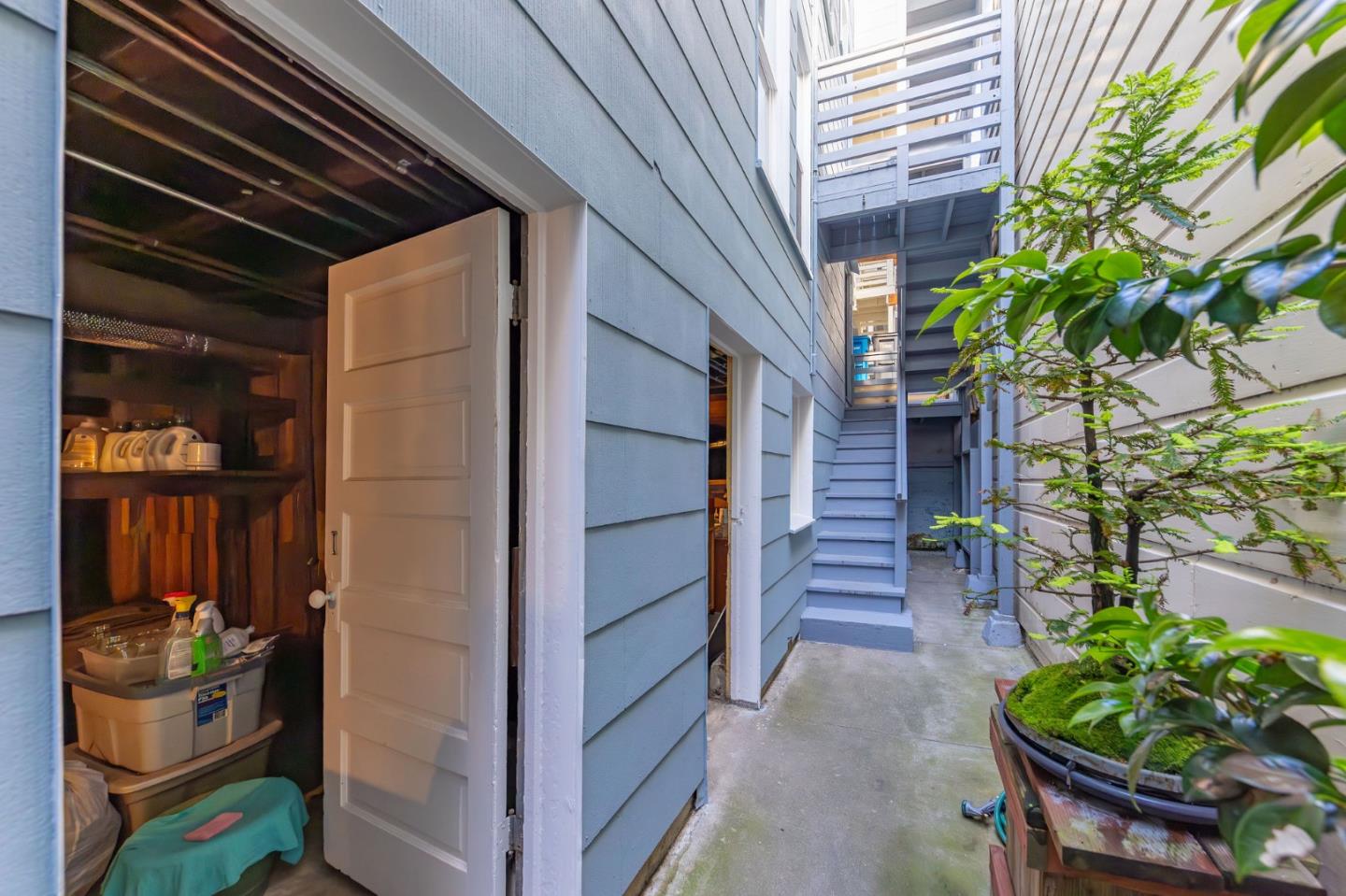 Detail Gallery Image 67 of 74 For 1750-1752 Leavenworth St, San Francisco,  CA 94109 - – Beds | – Baths