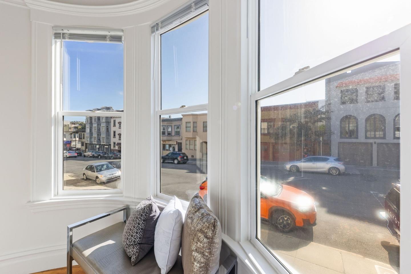 Detail Gallery Image 7 of 74 For 1750-1752 Leavenworth St, San Francisco,  CA 94109 - – Beds | – Baths