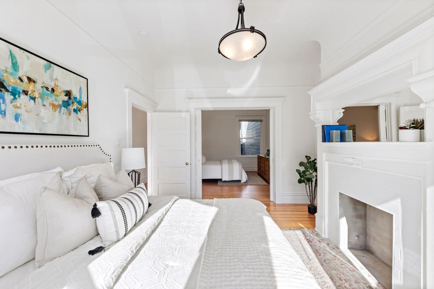Detail Gallery Image 8 of 74 For 1750-1752 Leavenworth St, San Francisco,  CA 94109 - – Beds | – Baths