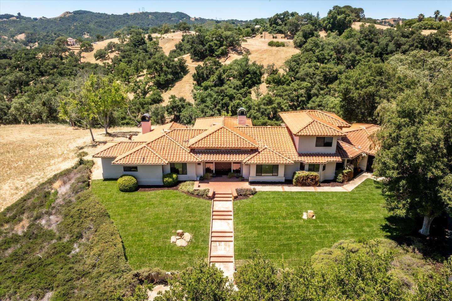 Detail Gallery Image 2 of 43 For 9400 Corriente Rd, Atascadero,  CA 93422 - 4 Beds | 3 Baths