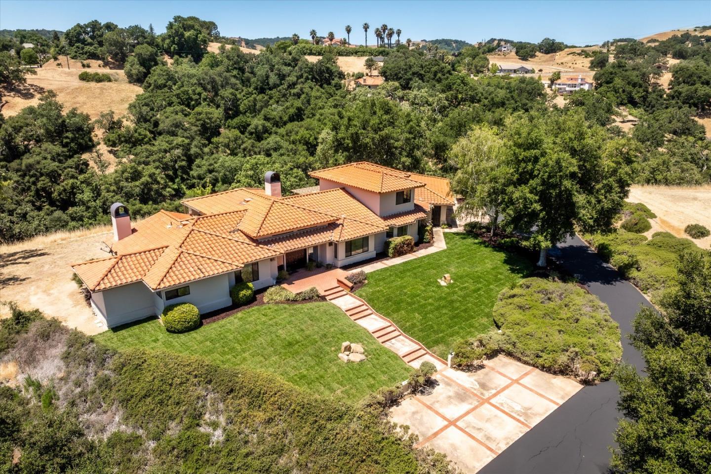 Detail Gallery Image 3 of 43 For 9400 Corriente Rd, Atascadero,  CA 93422 - 4 Beds | 3 Baths