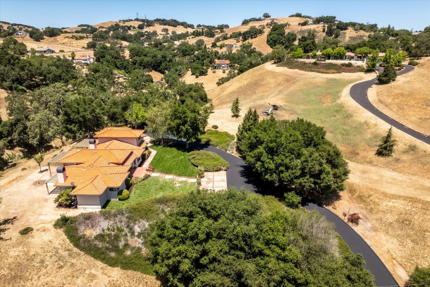 Detail Gallery Image 4 of 43 For 9400 Corriente Rd, Atascadero,  CA 93422 - 4 Beds | 3 Baths