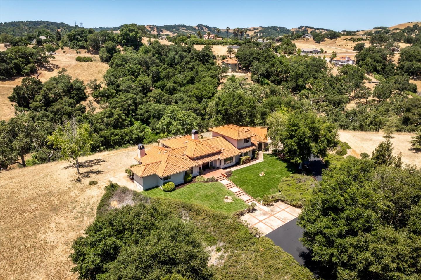 Detail Gallery Image 5 of 43 For 9400 Corriente Rd, Atascadero,  CA 93422 - 4 Beds | 3 Baths