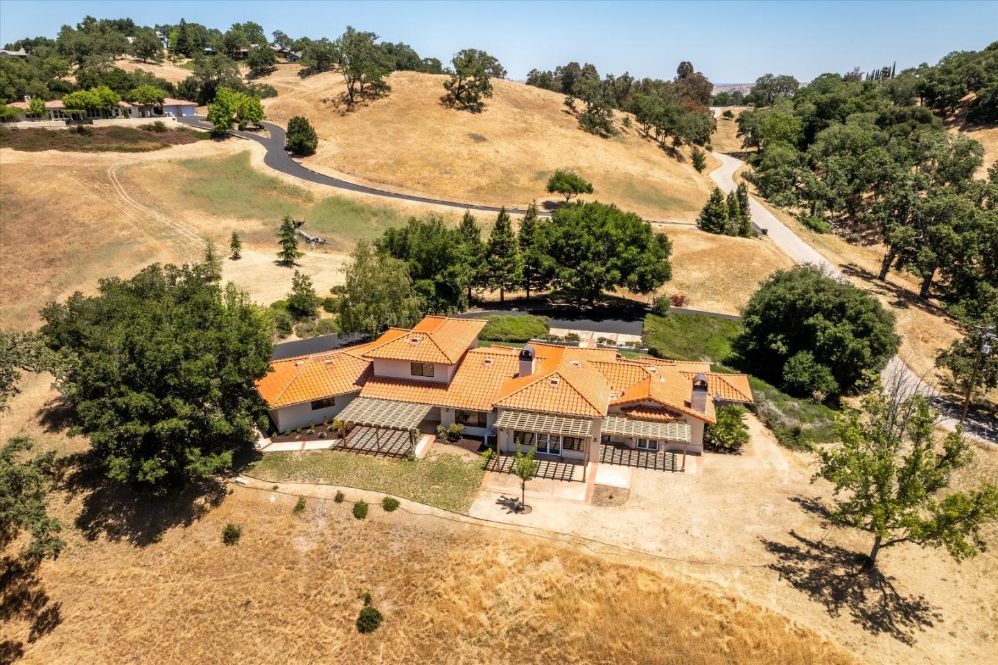 Detail Gallery Image 7 of 43 For 9400 Corriente Rd, Atascadero,  CA 93422 - 4 Beds | 3 Baths