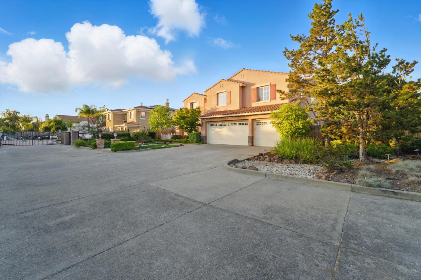 Detail Gallery Image 66 of 77 For 4769 Whitetail Ln, San Jose,  CA 95138 - 6 Beds | 3/1 Baths
