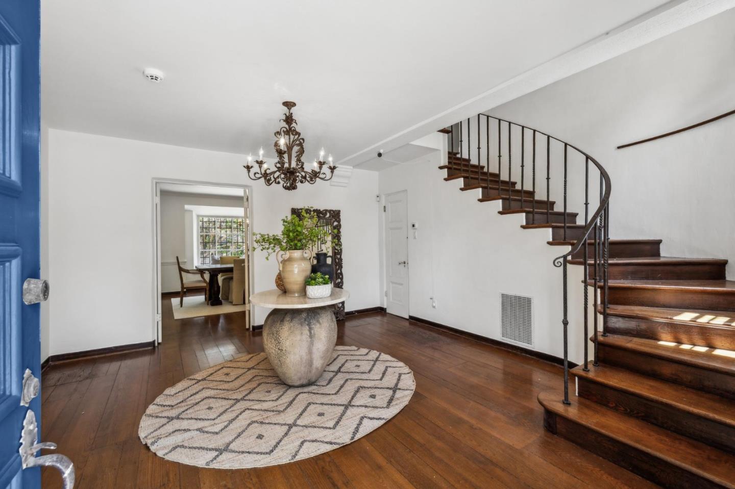 Detail Gallery Image 15 of 66 For 401 San Bernabe Dr, Monterey,  CA 93940 - 5 Beds | 5/1 Baths