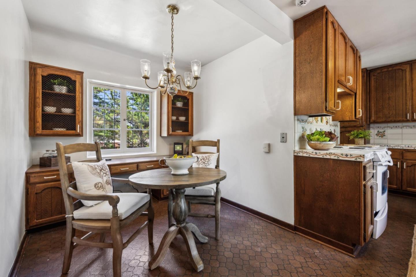 Detail Gallery Image 25 of 66 For 401 San Bernabe Dr, Monterey,  CA 93940 - 5 Beds | 5/1 Baths