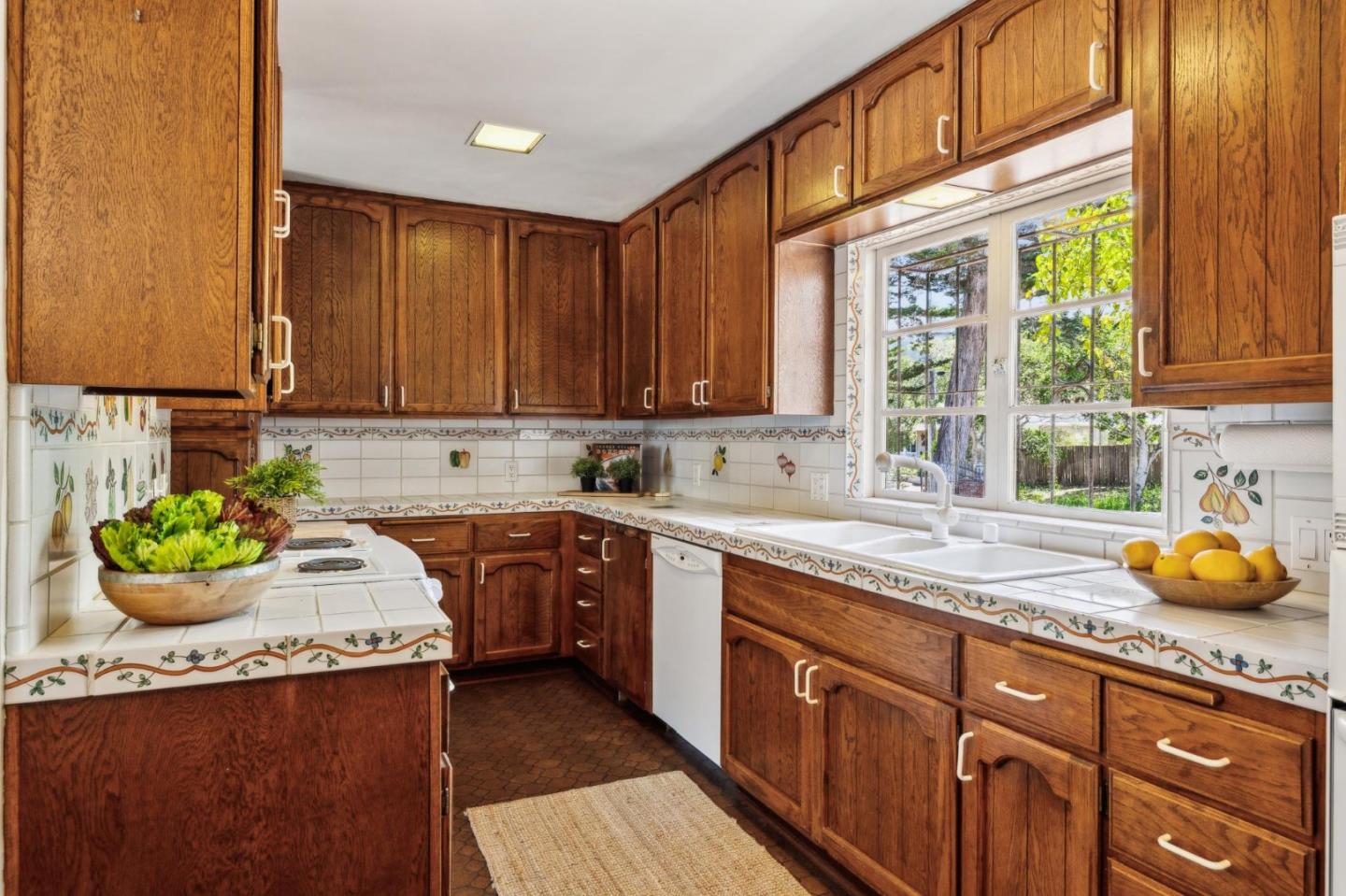Detail Gallery Image 26 of 66 For 401 San Bernabe Dr, Monterey,  CA 93940 - 5 Beds | 5/1 Baths