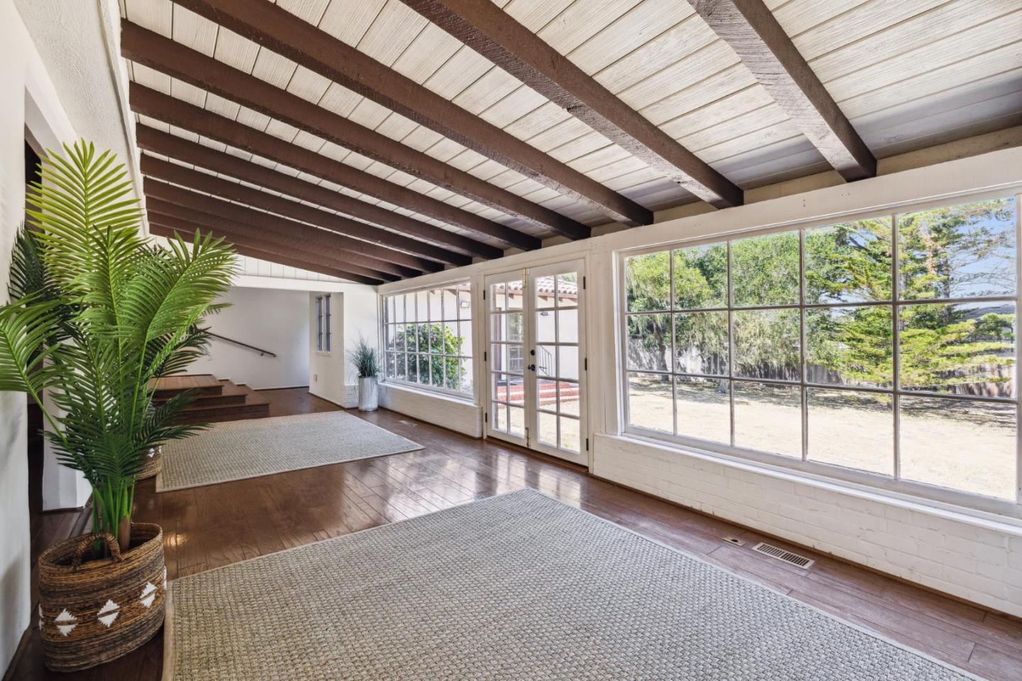 Detail Gallery Image 29 of 66 For 401 San Bernabe Dr, Monterey,  CA 93940 - 5 Beds | 5/1 Baths