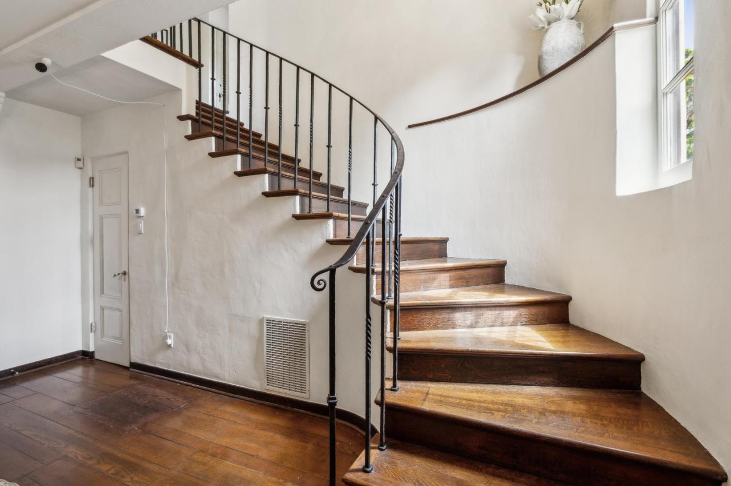 Detail Gallery Image 42 of 66 For 401 San Bernabe Dr, Monterey,  CA 93940 - 5 Beds | 5/1 Baths
