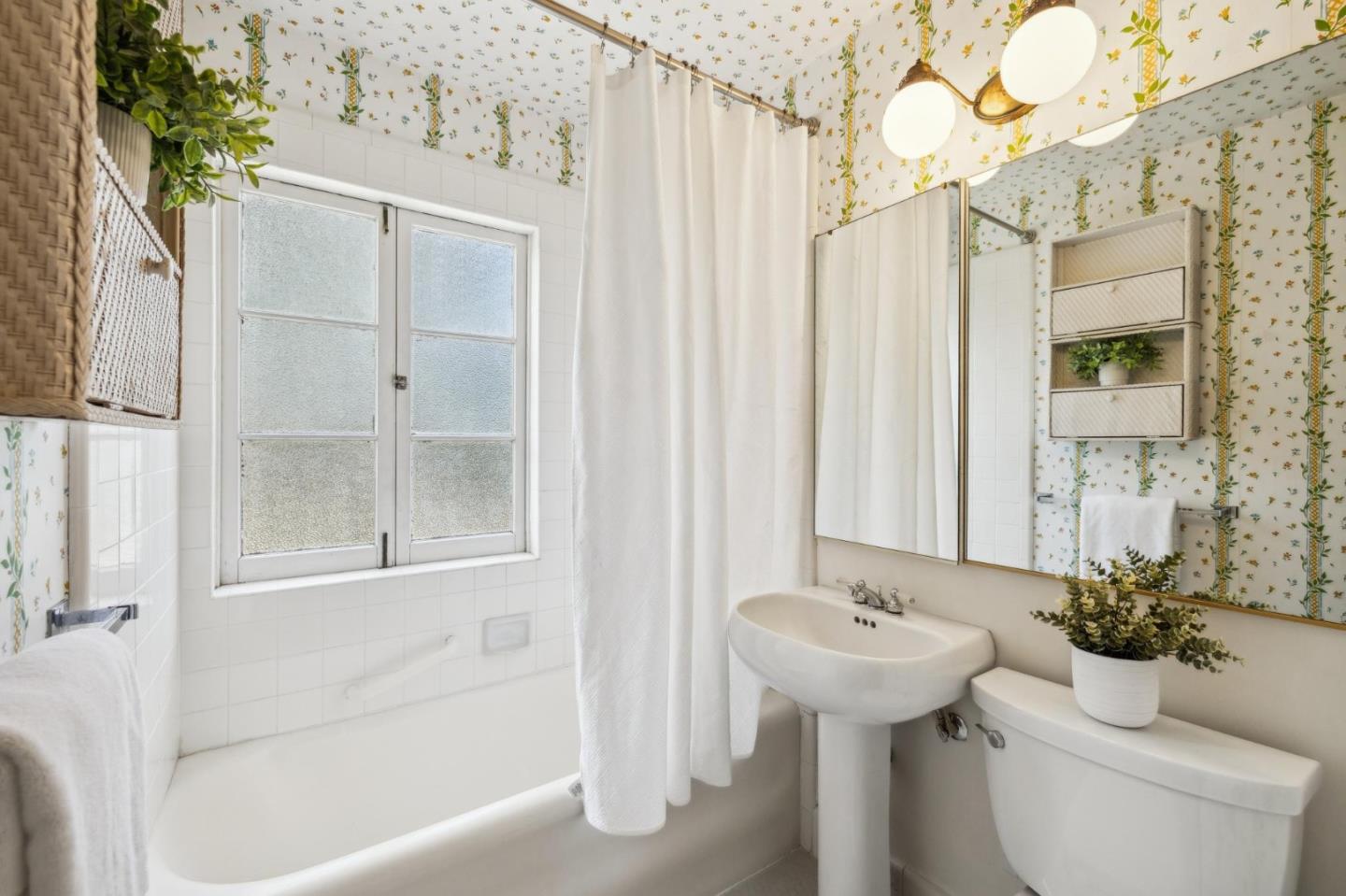 Detail Gallery Image 50 of 66 For 401 San Bernabe Dr, Monterey,  CA 93940 - 5 Beds | 5/1 Baths