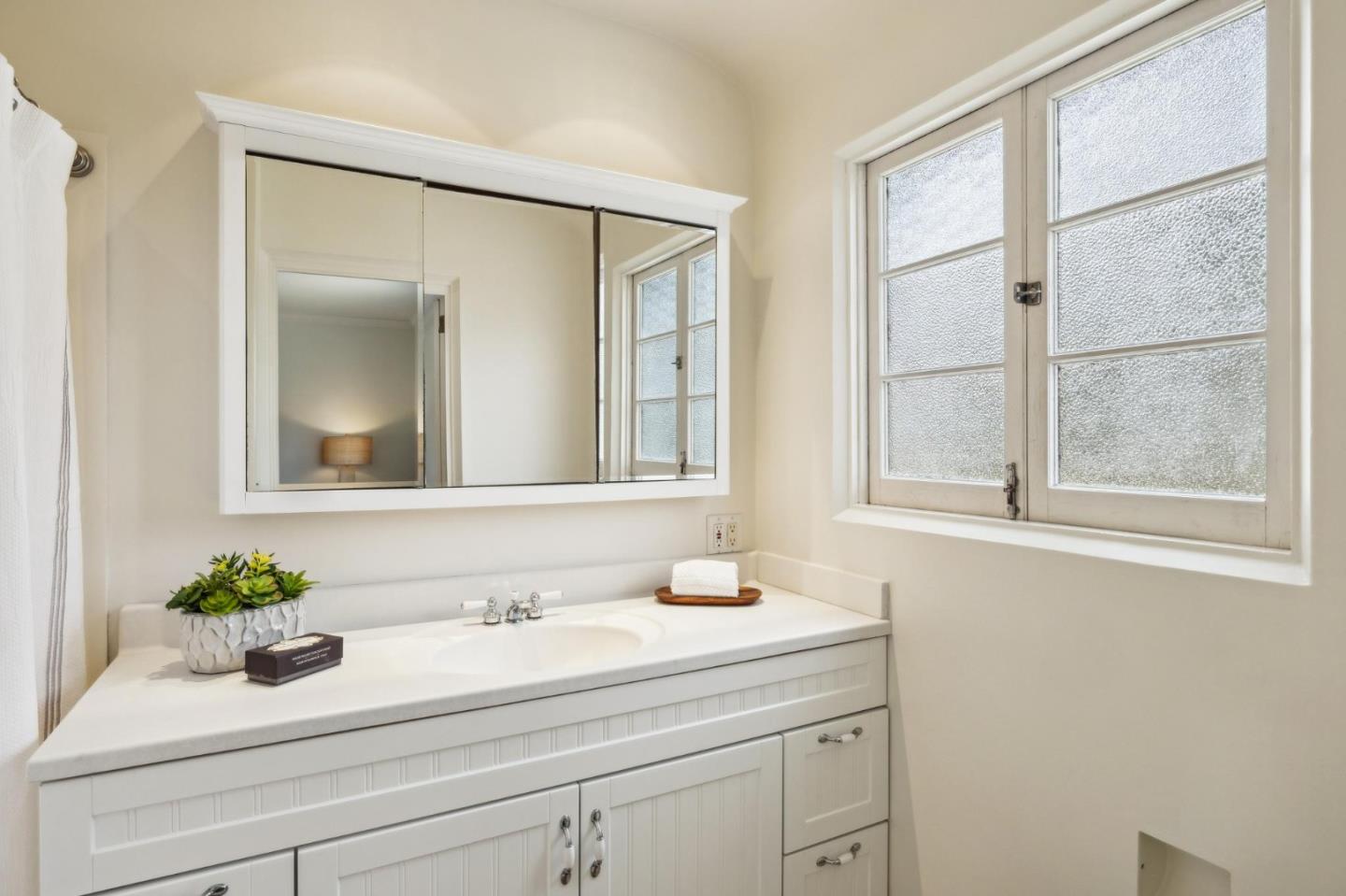 Detail Gallery Image 55 of 66 For 401 San Bernabe Dr, Monterey,  CA 93940 - 5 Beds | 5/1 Baths