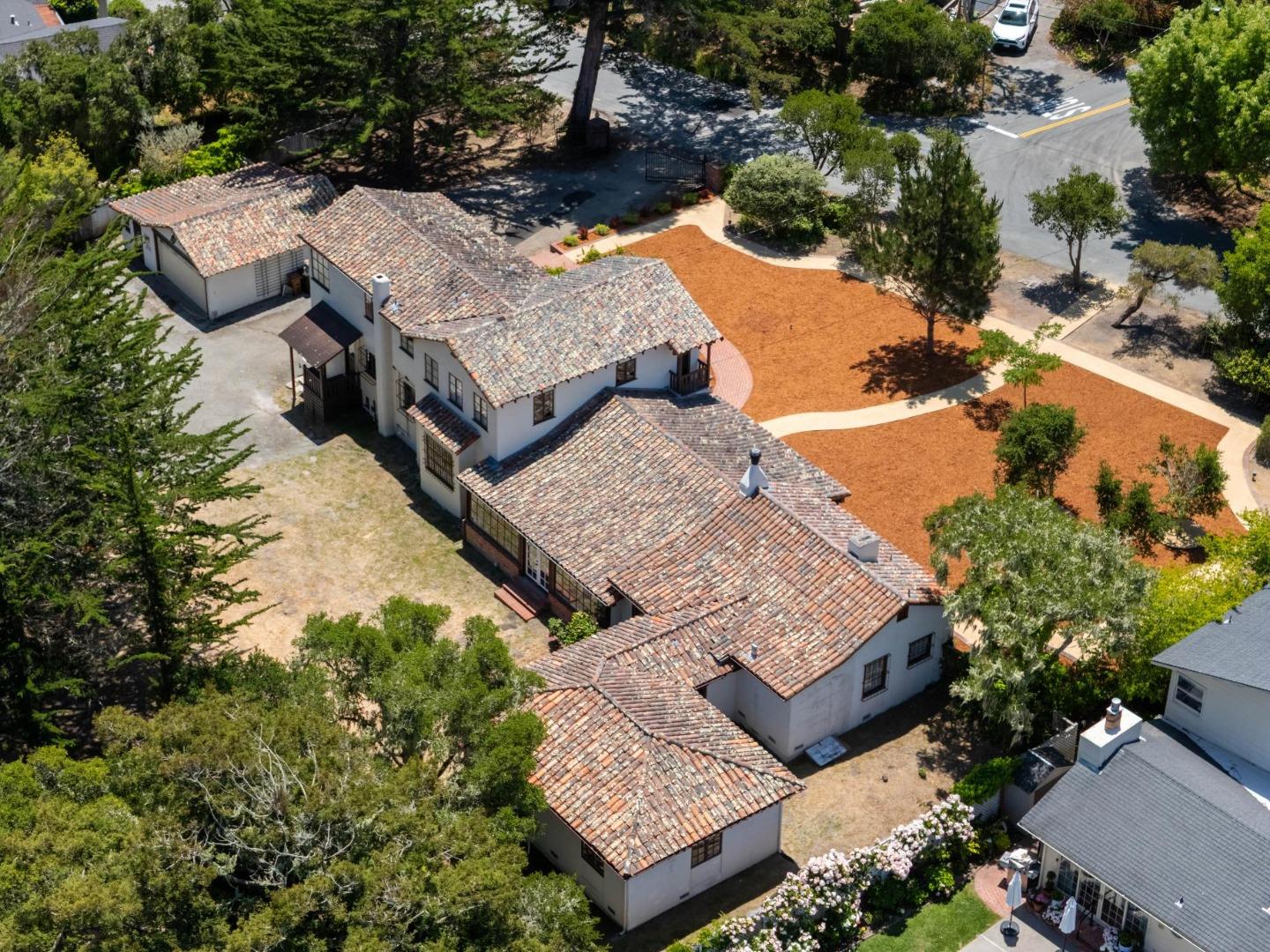 Detail Gallery Image 62 of 66 For 401 San Bernabe Dr, Monterey,  CA 93940 - 5 Beds | 5/1 Baths