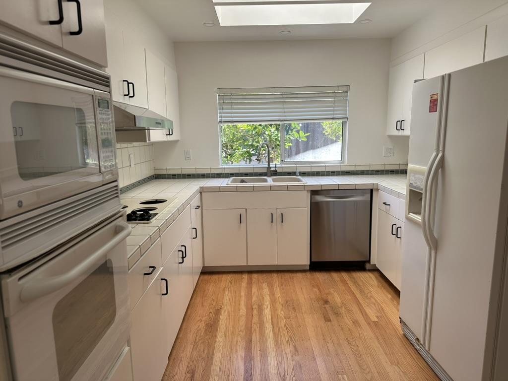 Detail Gallery Image 16 of 18 For 12689 Cambridge Dr, Saratoga,  CA 95070 - 4 Beds | 2/1 Baths