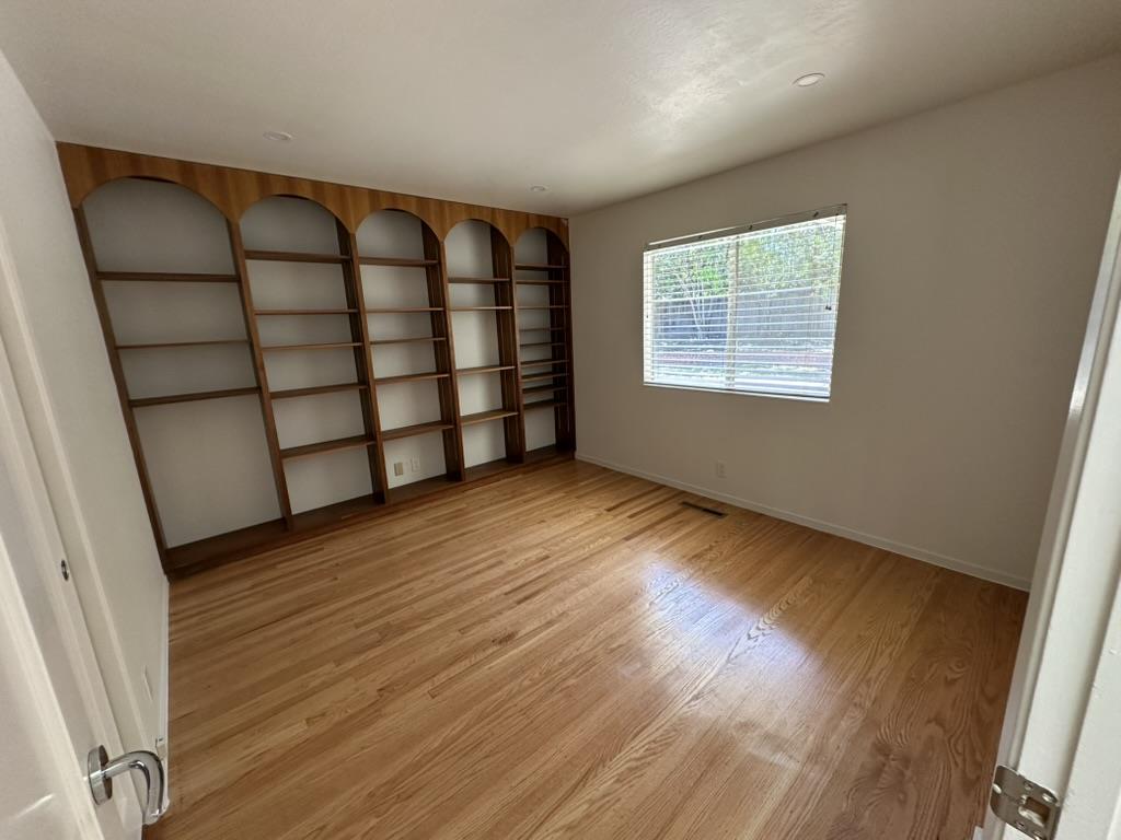 Detail Gallery Image 9 of 18 For 12689 Cambridge Dr, Saratoga,  CA 95070 - 4 Beds | 2/1 Baths