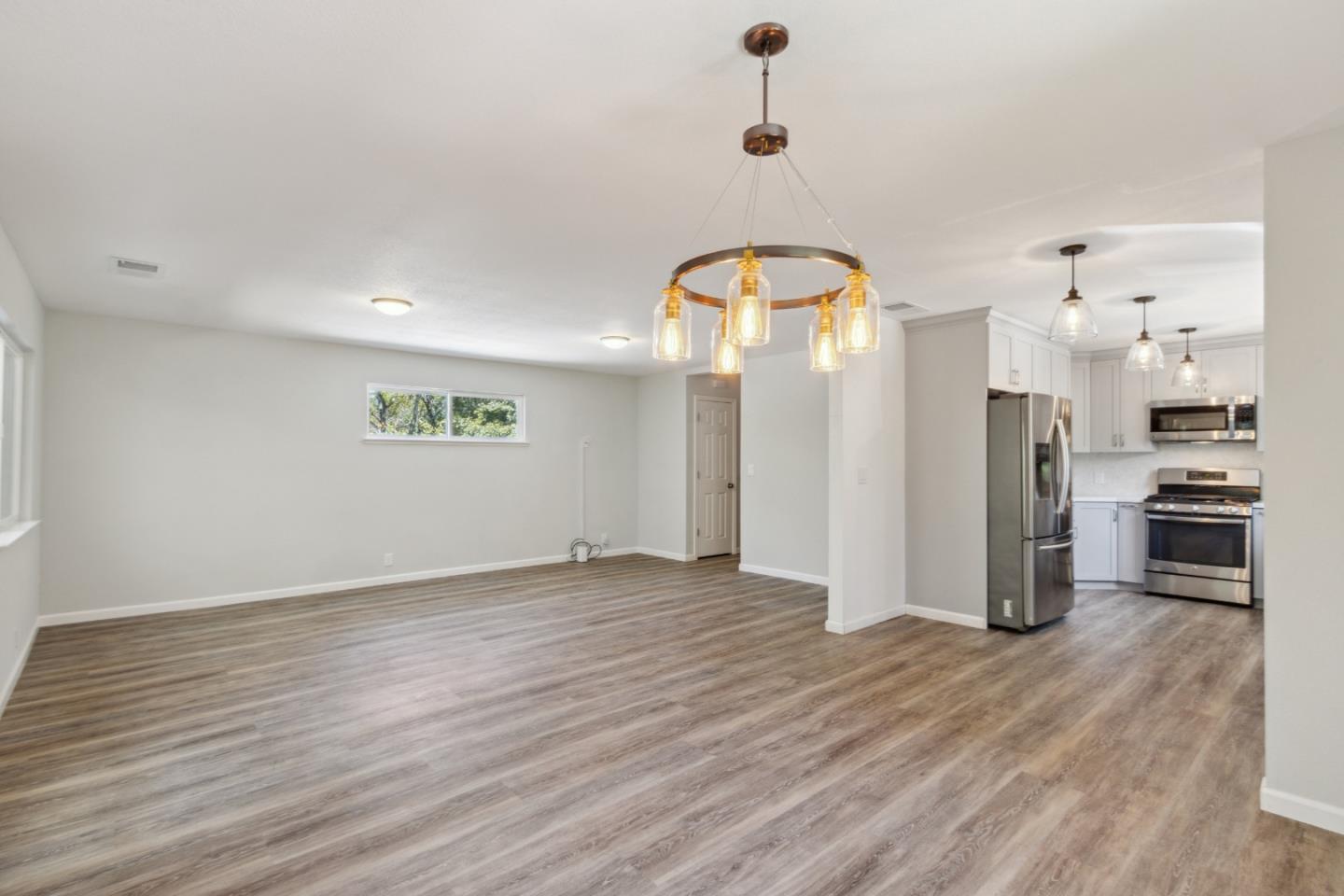 Detail Gallery Image 10 of 113 For 24895 Skyland Rd, Los Gatos,  CA 95033 - 4 Beds | 2 Baths