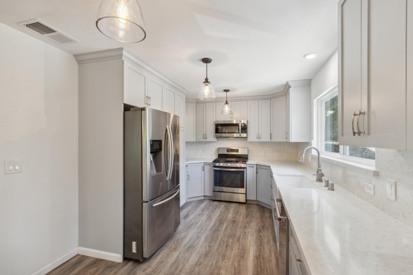 Detail Gallery Image 13 of 113 For 24895 Skyland Rd, Los Gatos,  CA 95033 - 4 Beds | 2 Baths