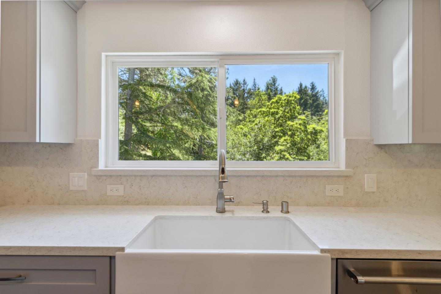 Detail Gallery Image 14 of 113 For 24895 Skyland Rd, Los Gatos,  CA 95033 - 4 Beds | 2 Baths
