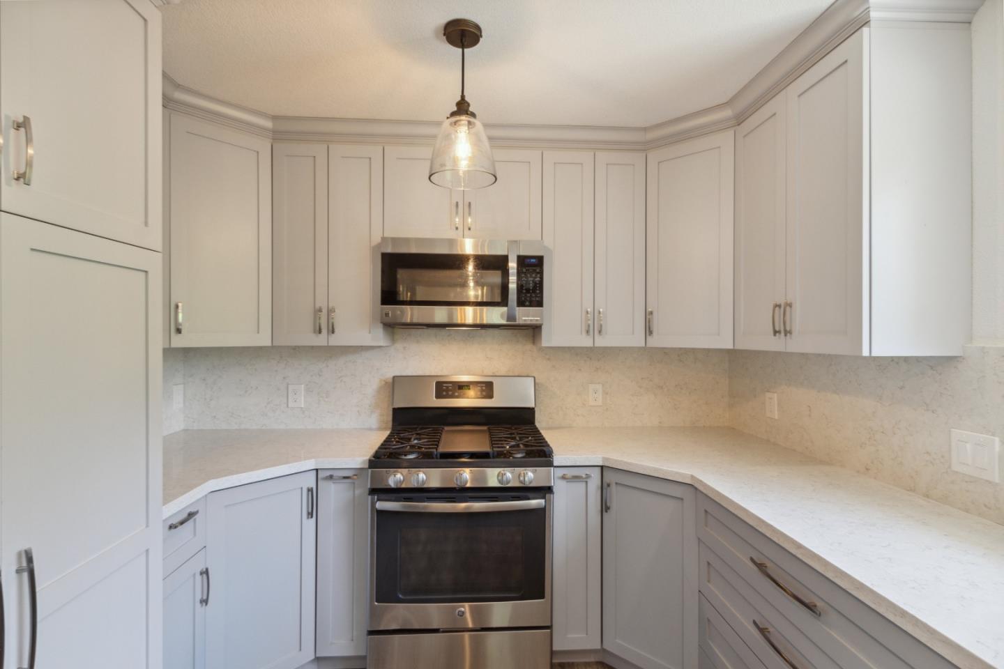 Detail Gallery Image 16 of 113 For 24895 Skyland Rd, Los Gatos,  CA 95033 - 4 Beds | 2 Baths