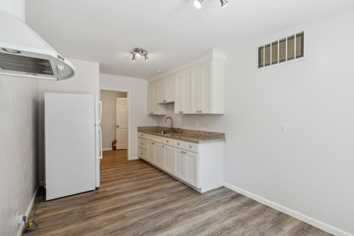 Detail Gallery Image 30 of 113 For 24895 Skyland Rd, Los Gatos,  CA 95033 - 4 Beds | 2 Baths